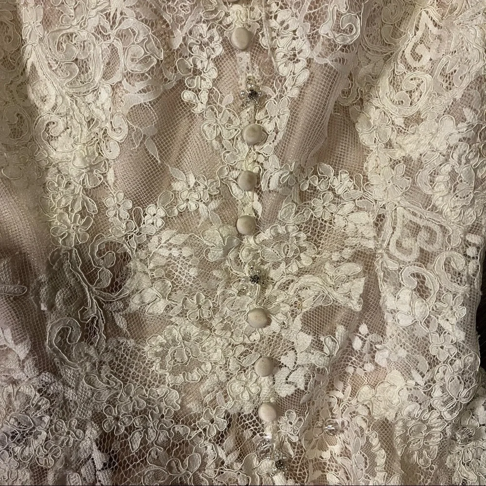 Allure bride bridal gown with lace and train inc,veil - Picture 8 of 12